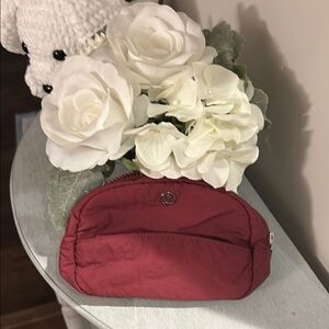 LULULEMON COSMETICS BAG